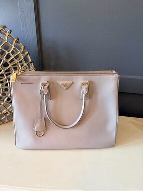 Prada Galleria Saffiano Lux Double Zip Tote – Gray/Greige (Argilla) Authentic